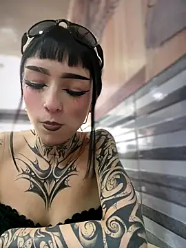 Annie LS online show from 09-16-25, 07:37
