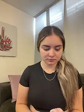 imlindapink online show from 10-06-25, 02:58