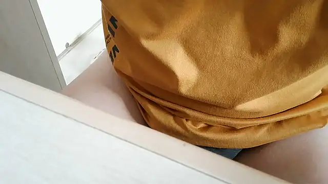 Snapshot of XiaoGuoGuo284512 chatting on 10-13-25, 06:57 XiaoGuoGuo284512 online show from 10-13-25, 06:57