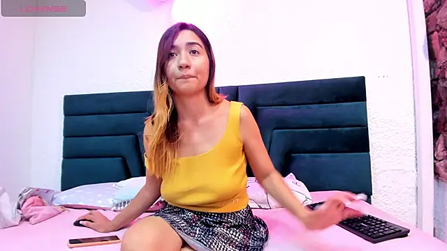 LisaWhite  online show from 12-01-24, 09:15