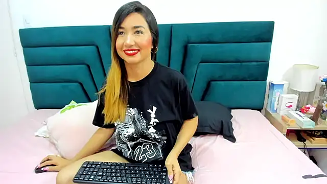 LisaWhite  online show from 03-03-25, 10:20