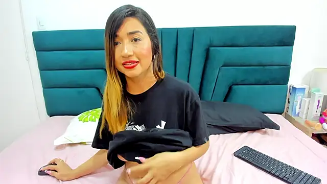 LisaWhite  online show from 03-04-25, 04:27