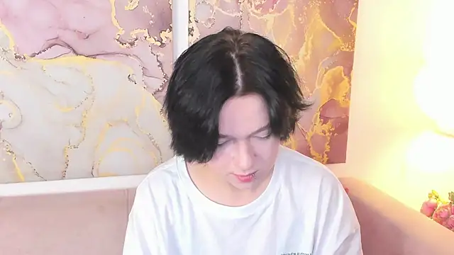 Snapshot of fiamoory chatting on 10-09-25, 01:14 fiamoory online show from 10-09-25, 01:14