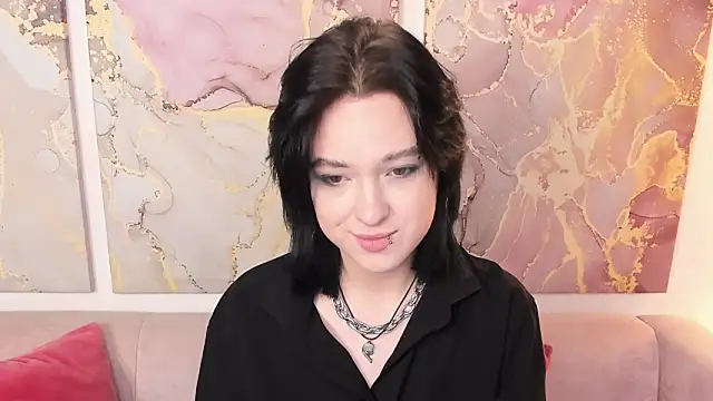 Snapshot of fiamoory chatting on 10-15-25, 01:17 fiamoory online show from 10-15-25, 01:17