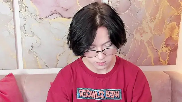 Snapshot of fiamoory chatting on 10-17-25, 06:05 fiamoory online show from 10-17-25, 06:05