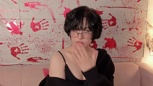 Snapshot of fiamoory chatting on 10-19-25, 01:17 fiamoory online show from 10-19-25, 01:17