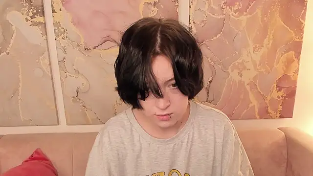 Snapshot of fiamoory chatting on 11-12-25, 08:04 fiamoory online show from 11-12-25, 08:04