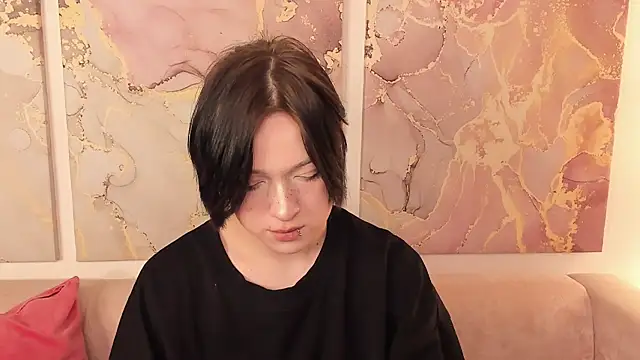 Snapshot of fiamoory chatting on 11-13-25, 12:20 fiamoory online show from 11-13-25, 12:20