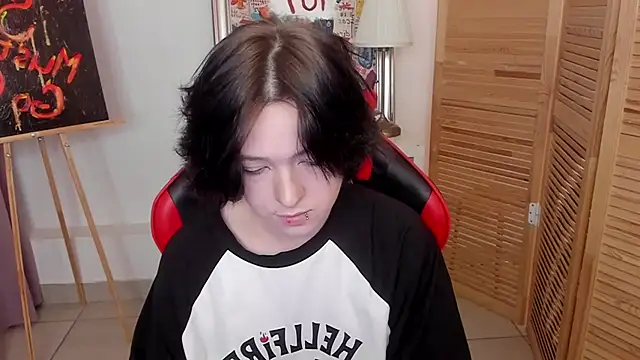 Snapshot of fiamoory chatting on 11-18-25, 08:08 fiamoory online show from 11-18-25, 08:08