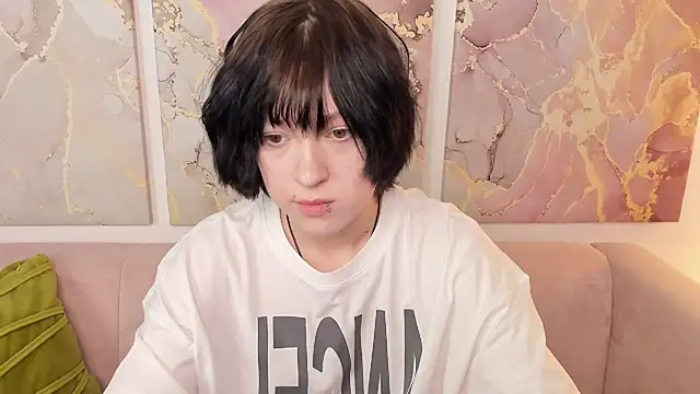 Snapshot of fiamoory chatting on 11-26-25, 08:04 fiamoory online show from 11-26-25, 08:04