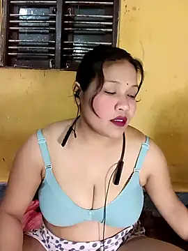 Snapshot of Radhikadavi879 chatting on 01-20-25, 04:23 Radhikadavi879 online show from 01-20-25, 04:23