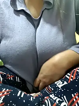 delhi gril online show from 01-08-25, 08:50