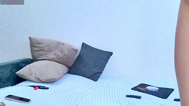 Snapshot of hard_candyy chatting on 10-23-25, 09:08 hard candyy online show from 10-23-25, 09:08