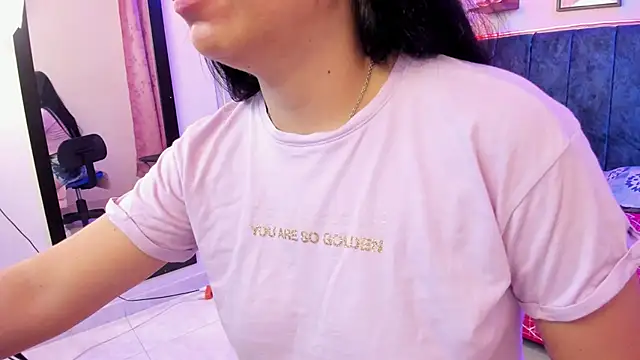 Julia Ahnn online show from 02-24-25, 08:36