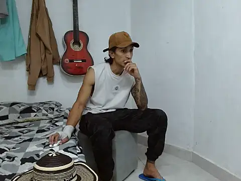 latino hotxxx online show from 03-11-25, 02:21