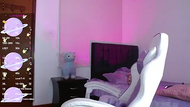 Snapshot of evie_cloud chatting on 11-11-25, 11:16 evie cloud online show from 11-11-25, 11:16