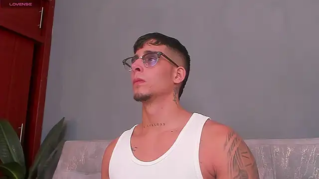 iamcamiloo  online show from 12-04-24, 04:10
