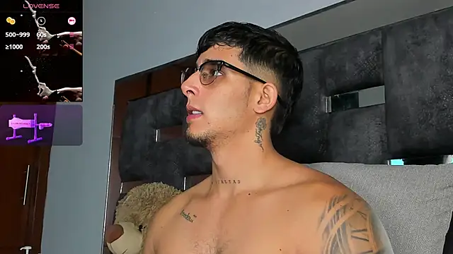 iamcamiloo  online show from 10-23-25, 04:56