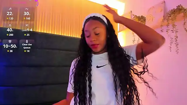 NaomyBaez online show from 12-04-24, 12:36