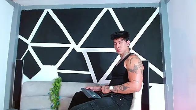 JUSTIN FULLER1 online show from 11-26-25, 04:08