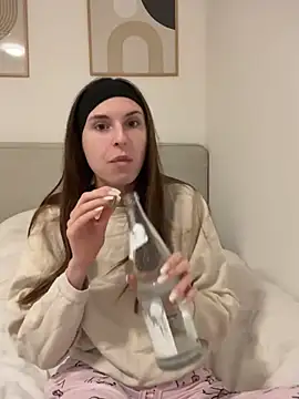 emma05 online show from 12-14-24, 07:25