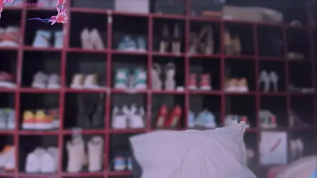 Indianbrownie online show from 12-24-24, 11:44