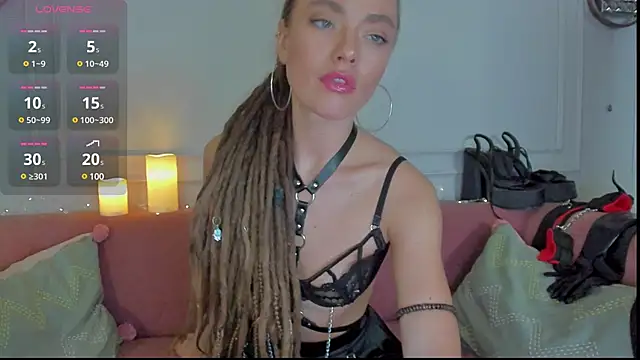 Snapshot of KellyFouler chatting on 02-22-25, 05:02 KellyFouler online show from 02-22-25, 05:02