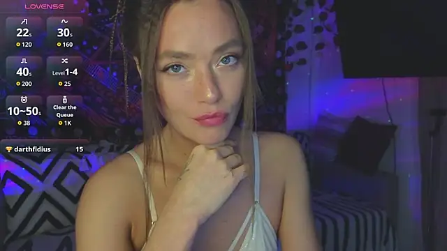 Snapshot of KellyFouler chatting on 10-23-25, 03:22 KellyFouler online show from 10-23-25, 03:22