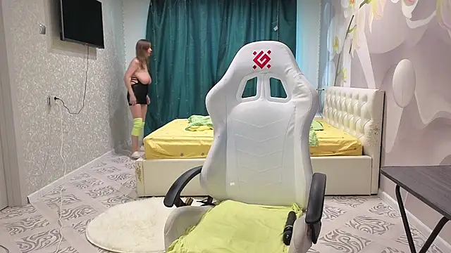 Snapshot of katerinapree chatting on 03-04-26, 12:55 katerinapree online show from 03-04-26, 12:55