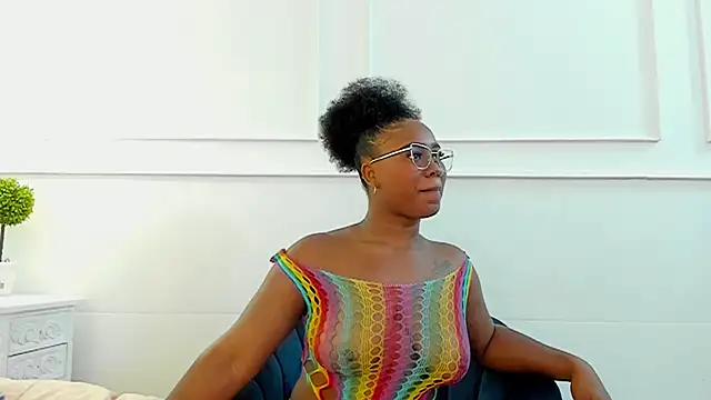 Snapshot of Abril_Storm chatting on 01-29-25, 05:19 Abril Storm online show from 01-29-25, 05:19