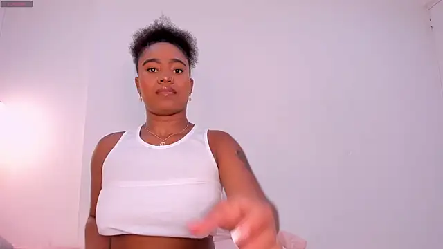 Snapshot of Abril_Storm chatting on 09-21-25, 09:05 Abril Storm online show from 09-21-25, 09:05