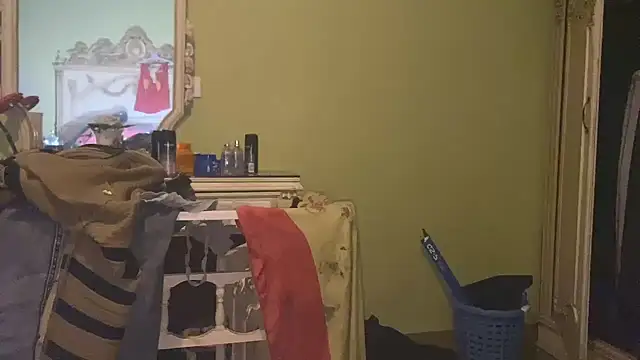 Snapshot of emylolo9 chatting on 01-20-25, 10:15 emylolo9 online show from 01-20-25, 10:15