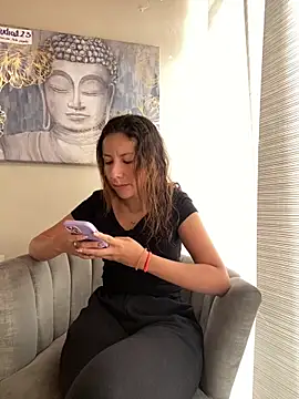 im lorein online show from 02-17-25, 01:53