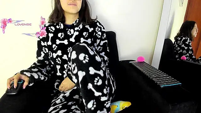 its  angelica  online show from 02-13-25, 06:38