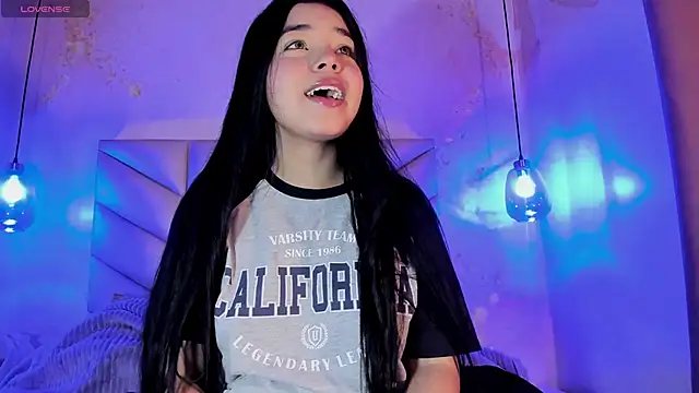 AuroraFiore online show from 02-22-25, 07:58