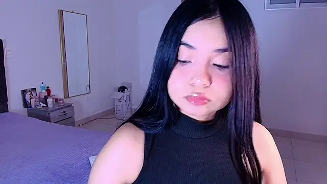 AuroraFiore online show from 11-25-25, 05:51