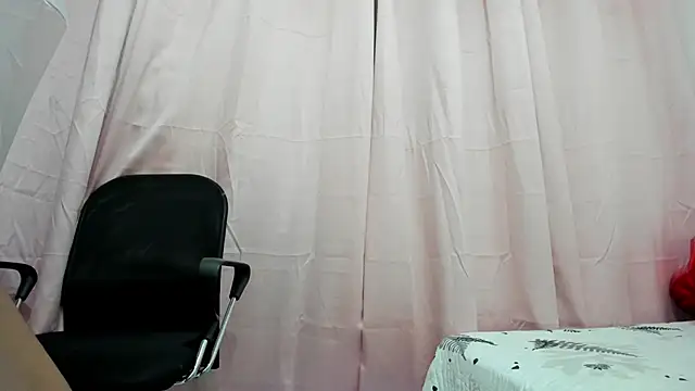 aisha w10 online show from 02-21-25, 04:26