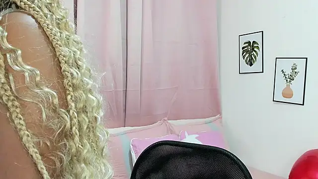 aisha w10 online show from 03-03-25, 03:20