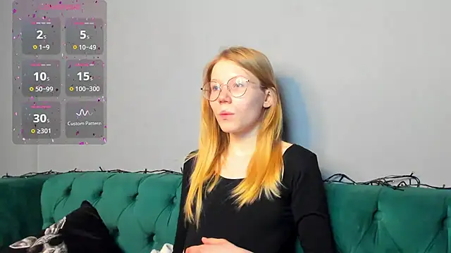 Snapshot of Esme_Runn chatting on 01-17-25, 10:44 Esme Runn online show from 01-17-25, 10:44