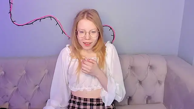 Snapshot of Esme_Runn chatting on 01-29-25, 03:47 Esme Runn online show from 01-29-25, 03:47