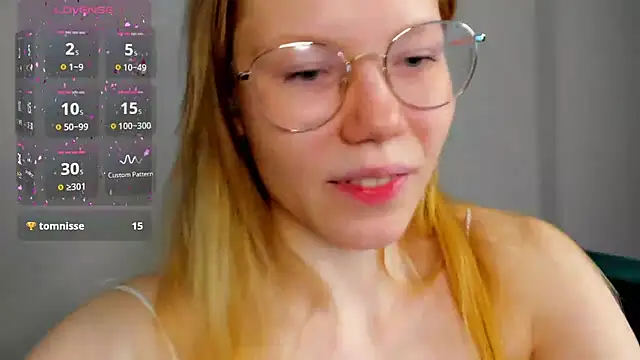 Snapshot of Esme_Runn chatting on 02-01-25, 10:05 Esme Runn online show from 02-01-25, 10:05