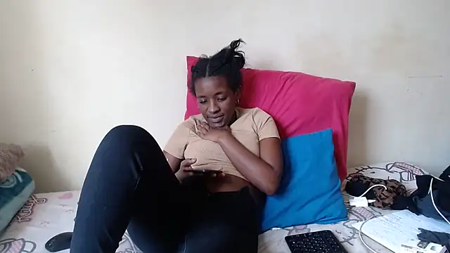 SexyRed18 online show from 09-29-25, 02:00