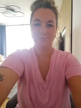 Bitch MILF6 online show from 09-14-25, 08:02