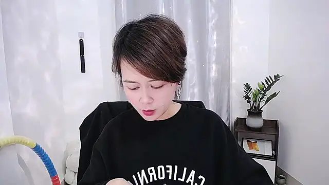 Fan ting online show from 02-22-25, 07:12