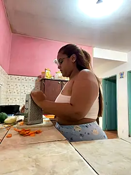 Evabigass online show from 10-31-25, 04:52