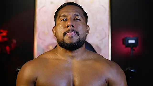 Snapshot of CallumMuscle chatting on 10-17-25, 05:37 CallumMuscle online show from 10-17-25, 05:37