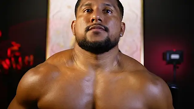 Snapshot of CallumMuscle chatting on 10-19-25, 05:13 CallumMuscle online show from 10-19-25, 05:13