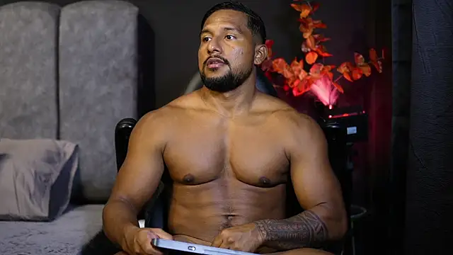 Snapshot of CallumMuscle chatting on 11-07-25, 03:12 CallumMuscle online show from 11-07-25, 03:12