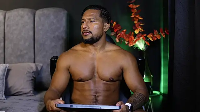 Snapshot of CallumMuscle chatting on 11-12-25, 02:23 CallumMuscle online show from 11-12-25, 02:23