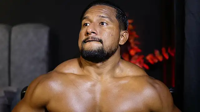 Snapshot of CallumMuscle chatting on 11-14-25, 11:35 CallumMuscle online show from 11-14-25, 11:35